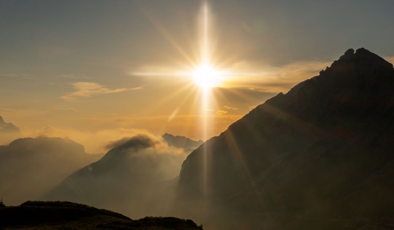 Deep Sleep Healing: 777Hz Golden Light + Astral Plains 174Hz