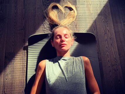 Deep Rest: Yoga Nidra For Full Relaxation & Yogic Sleep