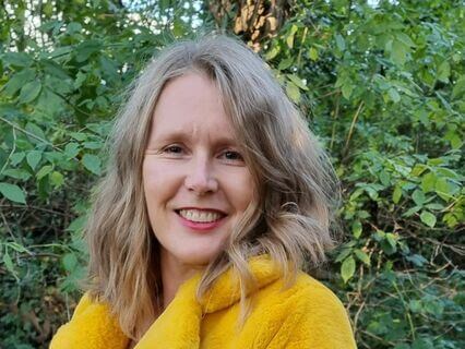 Unshakeable Self-Worth: Discover Authentic Confidence And Embrace Self-Love - by Clare Downham