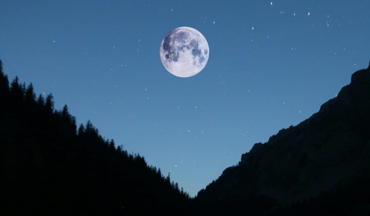 Moonlight Hug: A Gentle Meditation For Emotional Healing