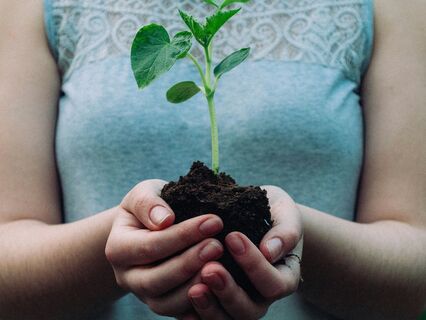 The Heart Of Presence: Moving Beyond The Thinking Mind - by Yaicha Bryan