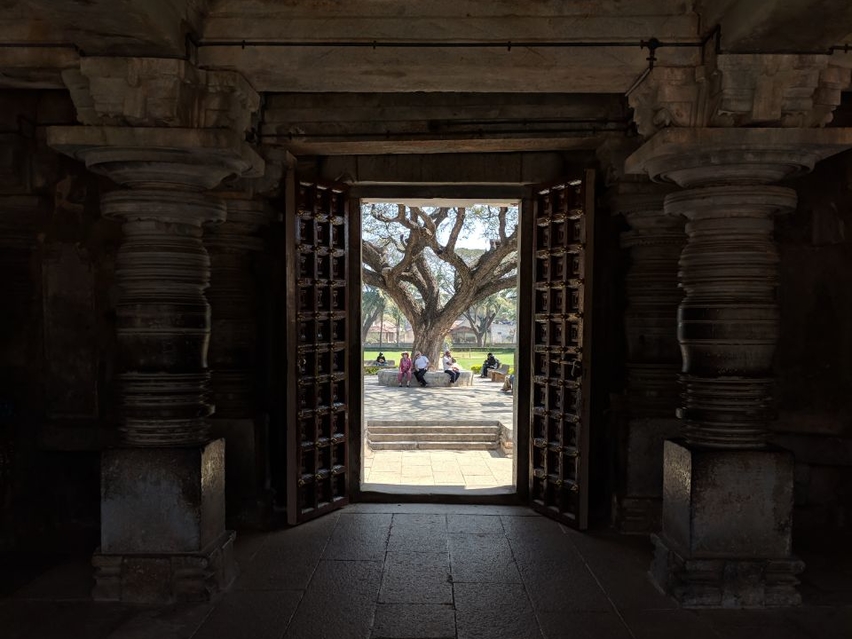 Vishnu - Nature Sound Sleep Therapy | In Hindu Temple | Ralf Eisend,  Insight Timer