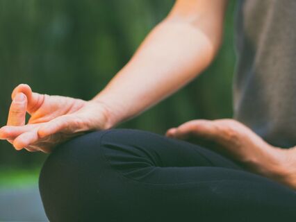 Beginner’s Guide To Meditation: Simple Steps To Start Today - by Vera Pelgonen
