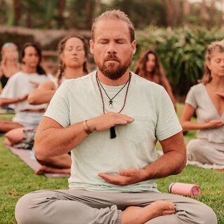 Guided Box Breathing With Guitar | Daniel Tyack