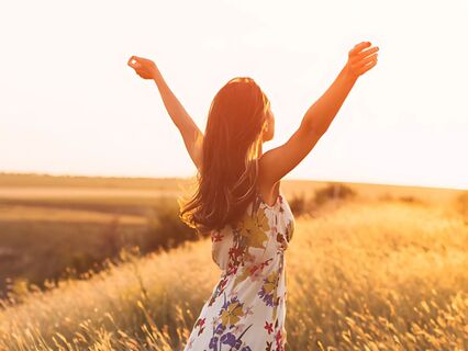 Beyond Stuck - A Journey Back To Clarity, Calm And Self-Trust - by Clare Downham