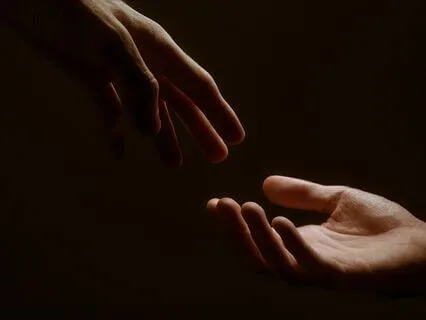 Бог любит меня и этой любви мне достаточно