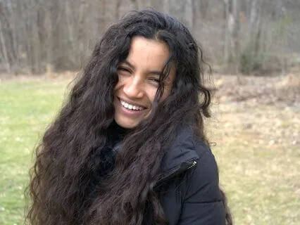 تأمل السلام الداخلي على شاطئ الهدوء