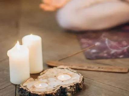 खुश रहने के लिए अपने विचारों को बदलें