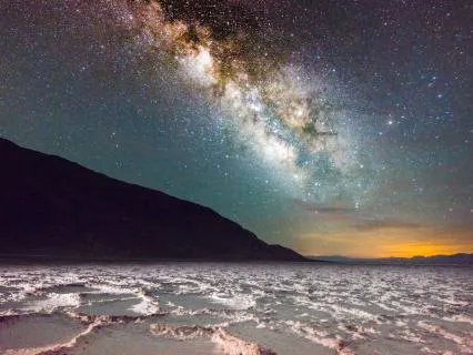 10 Hour Manifest While You Sleep Affirmations