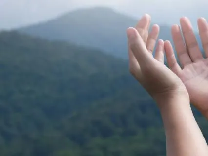 10-Min Embodied Boundaries | Somatic Meditation