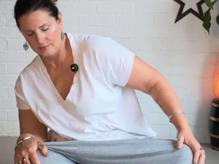 10-Minute Morning Yoga for Midlife: Energy, Calm & Clarity