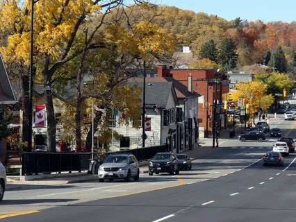 10 Min Soundscape - Busy Downtown Bolton, Ontario Canada