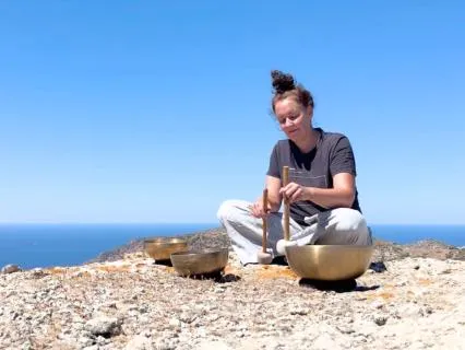 10-Minute Grounding | Tibetan Singing Bowls