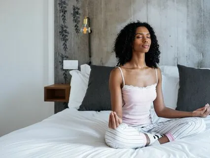 10 Minute Morning Yoga In Bed | Gentle Stretches To Wake Up