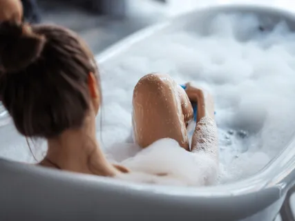 10 Minute Relaxing Bath Meditation | + 1 Hr Spa Music