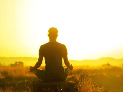 10 Minutes Silence – Meditation With Guided Intro & Closing