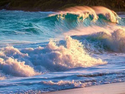 10 Minutes Singing Bowls Playing With Ocean Waves