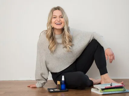 10 Minutes To Ease Anxiety (With Background Music)