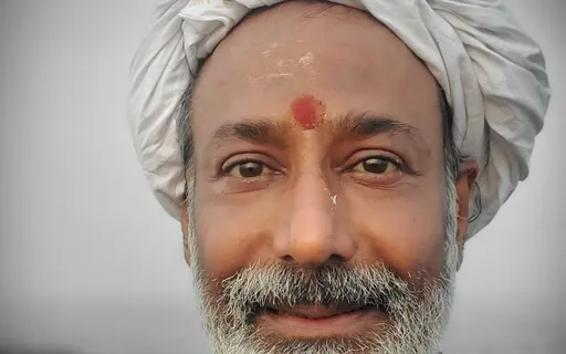 108 Chants Of AUM | OM Pillar Of Light Of Meditation Prayer