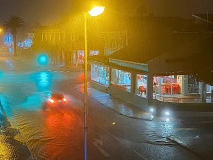 12 Hours of Rain Sounds for Deep Sleep and Gentle Alarm Bell