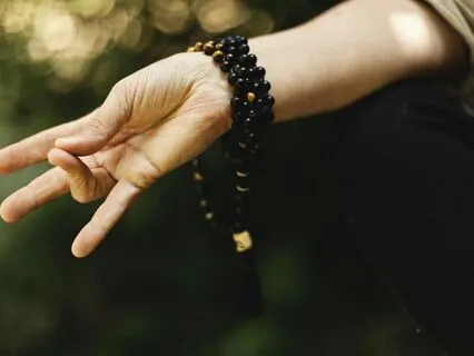 14-Minute Body & Breath Practice For Connection & Relaxation