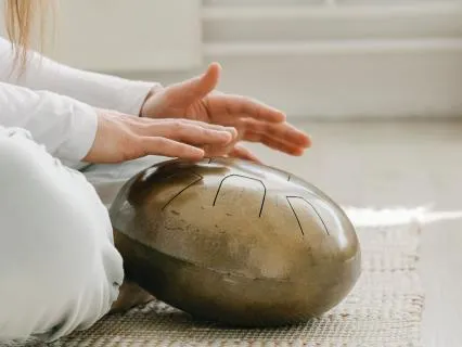 क्रिएटिव मेडिटेशन और लाइव म्यूज़िक