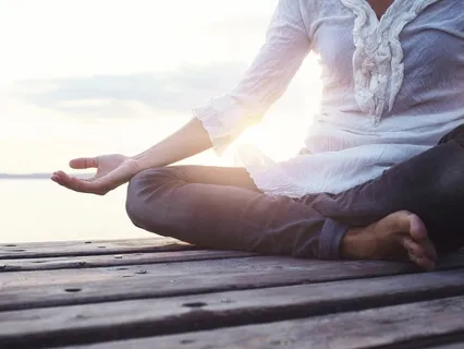 2-Minute Meditation To Reground & Reconnect With Yourself