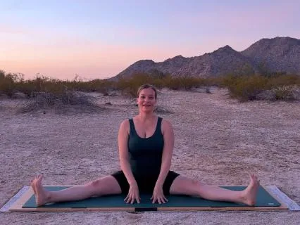 20 Min Sunset Deep Hip Opening Yoga Flow