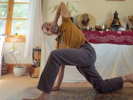 20-Minute Yoga Flow | Move with Ease