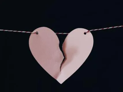 3 Warning Signs Your Relationship Is Asking For Change