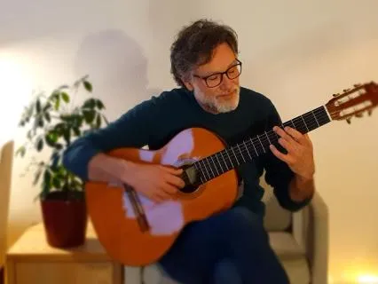 32–44 Hz | Deep Guitar Vibration – 4H