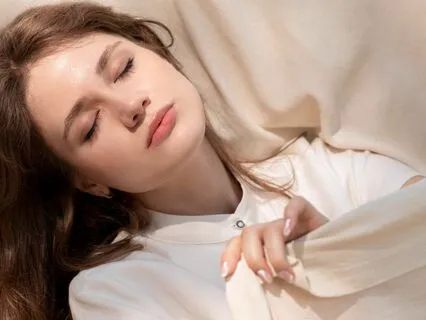 3Hz Delta Waves Binaural Music (Silky Soul)