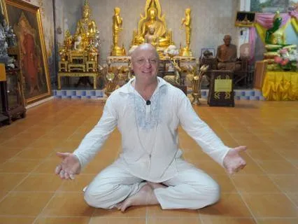 4-Minute Yogic & Mindful Breathing For Energy & Calm
