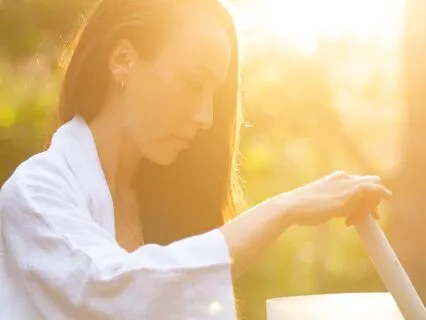 5-Min Lunch Break Heart Reset: From Stress To Centered Calm