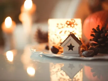 5 Minute Meditation: Finding Calm In Festive Chaos