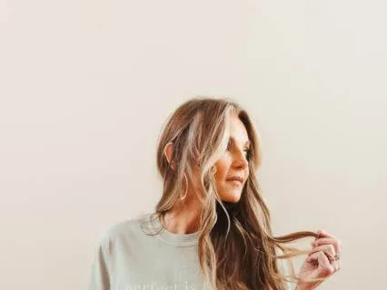 5 Minute Meditation To Reconnect With Yourself & Find Calm