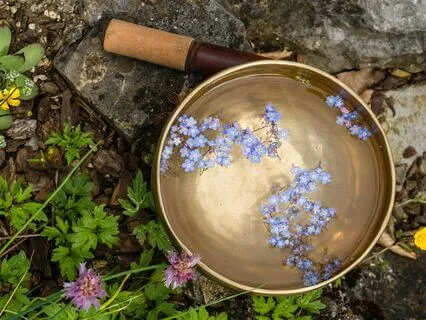 528 Hz Tibetan Singing Bowl With 10 Hz Alpha Binaural Beats