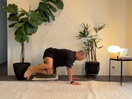 6 Minute Hip Mobility Routine For Tight Hips