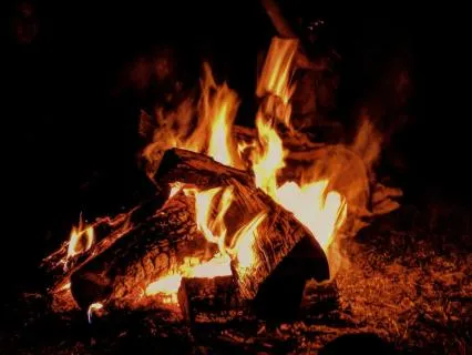 8 Hour Campfire, Gentle Rain And Distant Thunder For Sleep