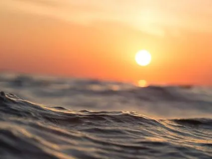 8 Hour Deep Sleep: Relaxing Ocean Waves