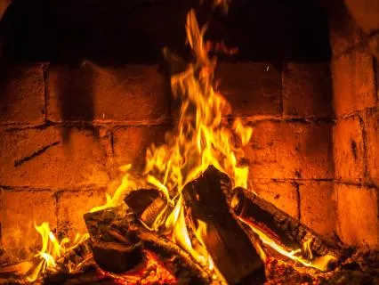 8 Hour Fireplace Sounds for Sleep and Relaxation