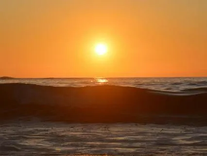 8 Hour Sleep - Ocean Waves With Calming Woodwind Melody