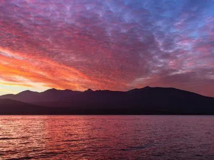 8 Hours Deep Pink Noise: Seamless Balanced Sleep