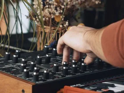 8+ hours for Sleep & Relaxation - Warm Ambient Pad