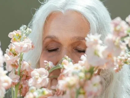 8 Hours of Calming Tones To Help Your Insomnia