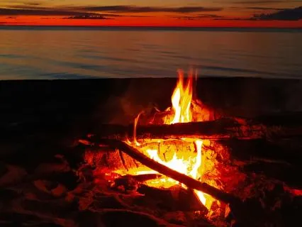 8 Hours Of Campfire Crackle By The Sea For Sleep