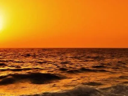 8 Hours of Relaxing Ocean Waves For Deep Sleep...