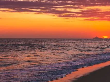 8Hr Sleep Meditation To The Sounds Of The Ocean (With Music)