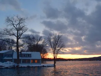 9 Hours White Noise For Sleep, Starting With Peaceful Piano