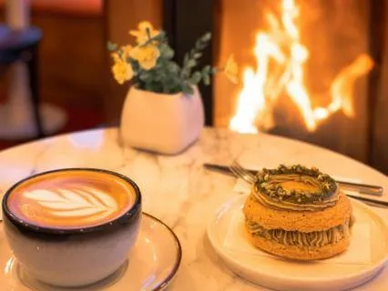 9 Hrs Gentle Crackling Fire for Vibes, Comfort, Snuggles